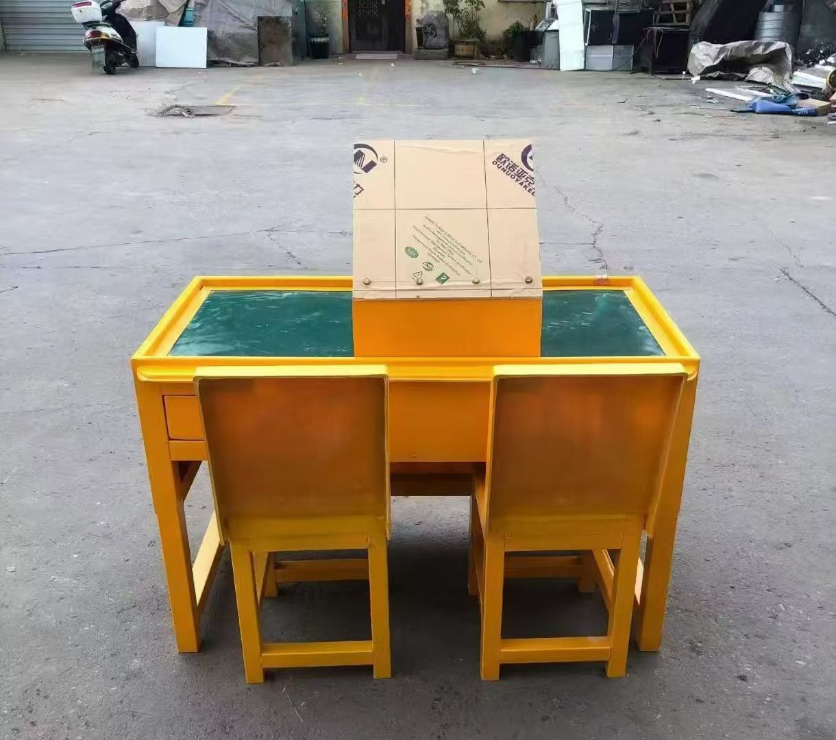 西昌防静电导通桌井下煤矿火工品发放桌：危险品流转的安全守护者